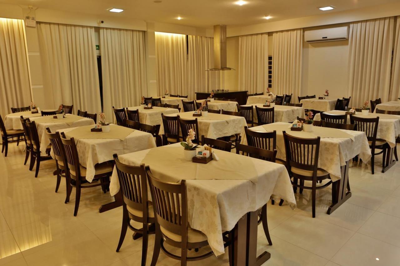 Agulhon Hotel 东普里马韦拉 外观 照片