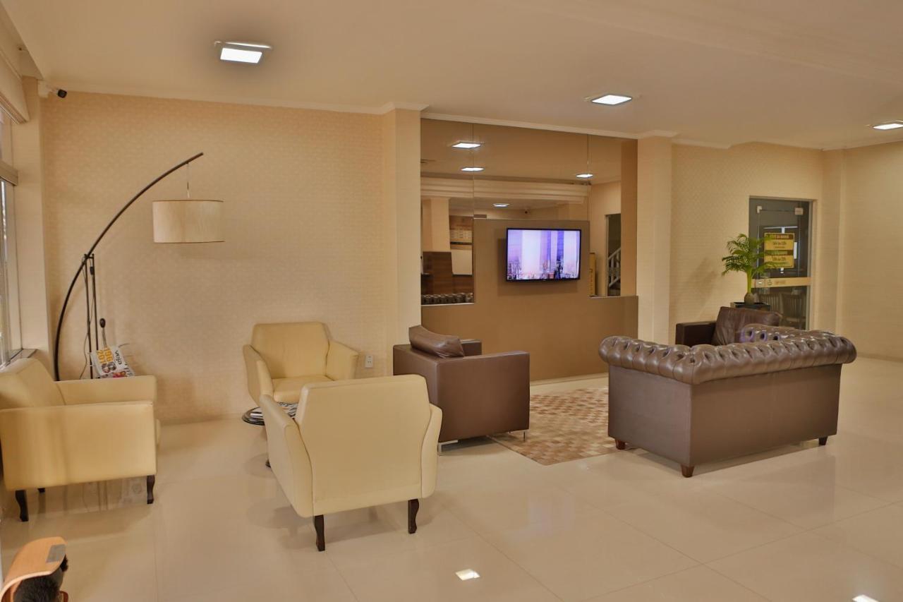 Agulhon Hotel 东普里马韦拉 外观 照片